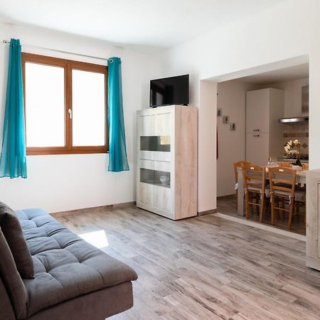 Zaira Home Free Wi-Fi 5 Minuti Dal Lago Liscia Сант'Антоніо-ді-Галлура Екстер'єр фото