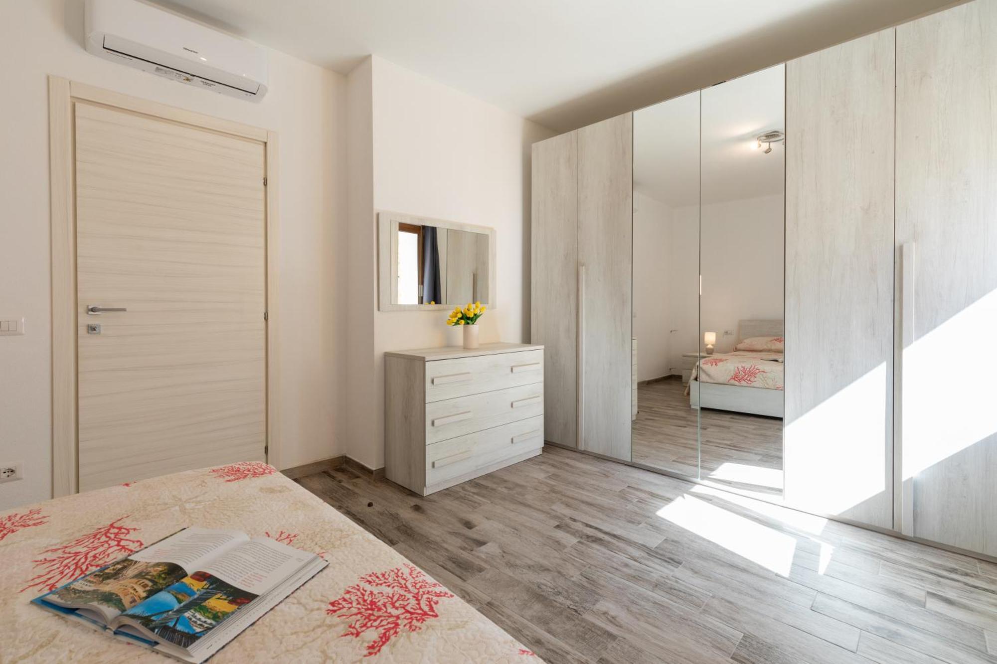 Zaira Home Free Wi-Fi 5 Minuti Dal Lago Liscia Сант'Антоніо-ді-Галлура Екстер'єр фото